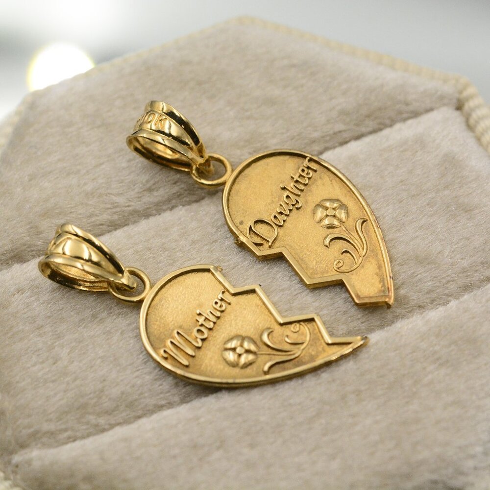 10K Mother Daughter Shareable Heart Pendant - Picture 3 of 11